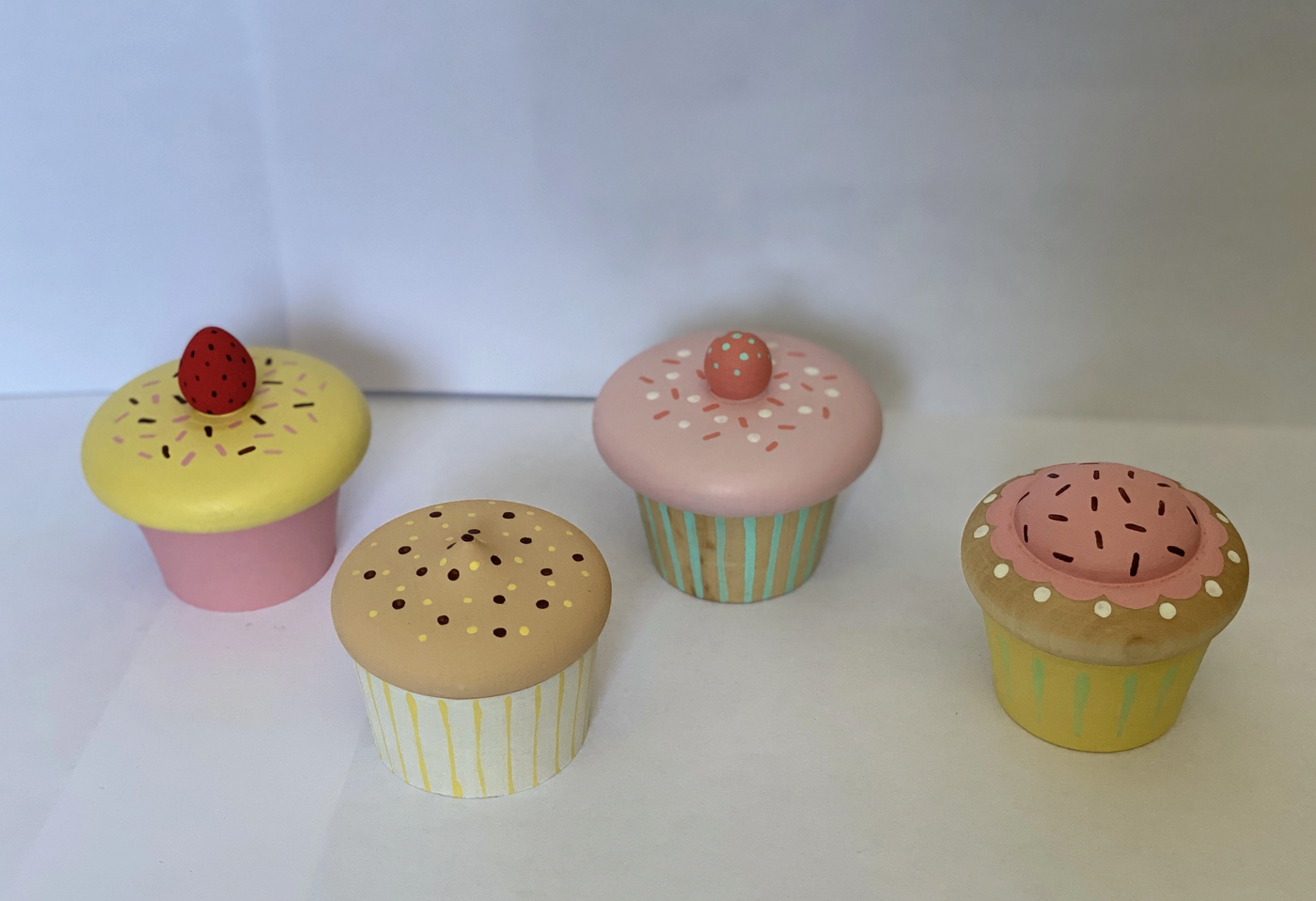 Wooden Cupcake Set