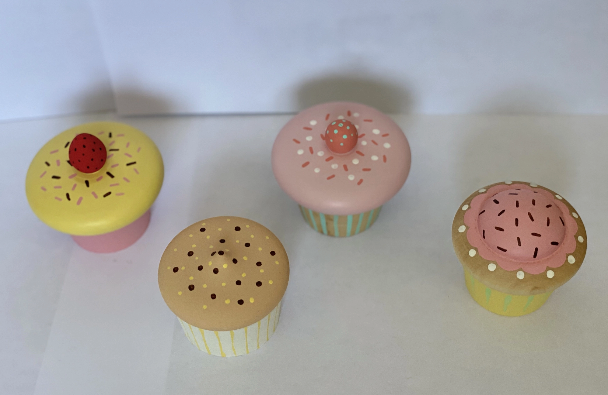 Wooden Cupcake Set